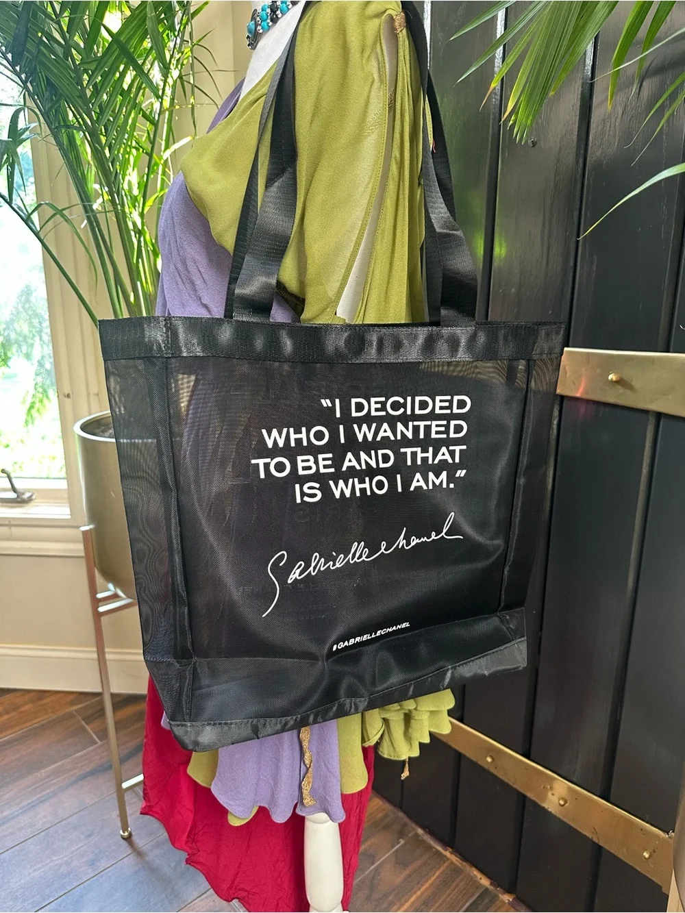 New Authentic CHANEL PARIS FASHION WEEK VIP 2017 Mesh GABRIELLE ESPACE Tote bag - Picture 3 of 7